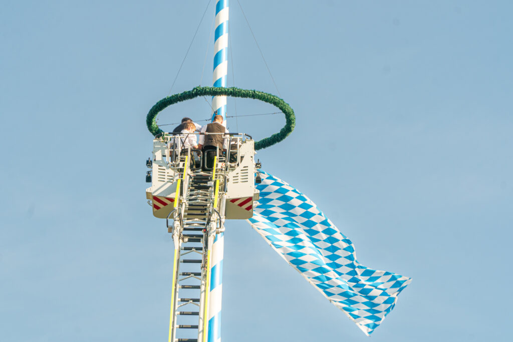 Maibaum Aufstellung